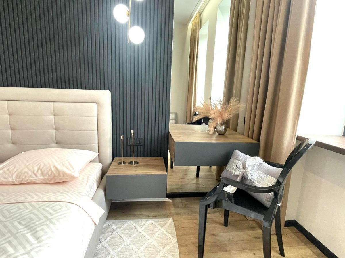 Сучасні Апартаменти В Центрі,Паркінг Lviv Exteriör bild