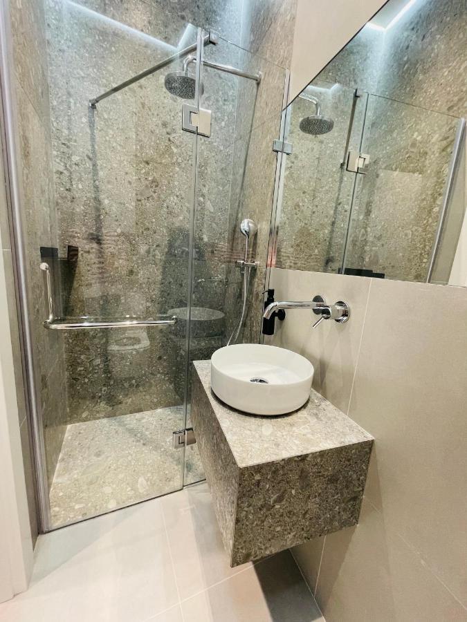 Сучасні Апартаменти В Центрі,Паркінг Lviv Exteriör bild