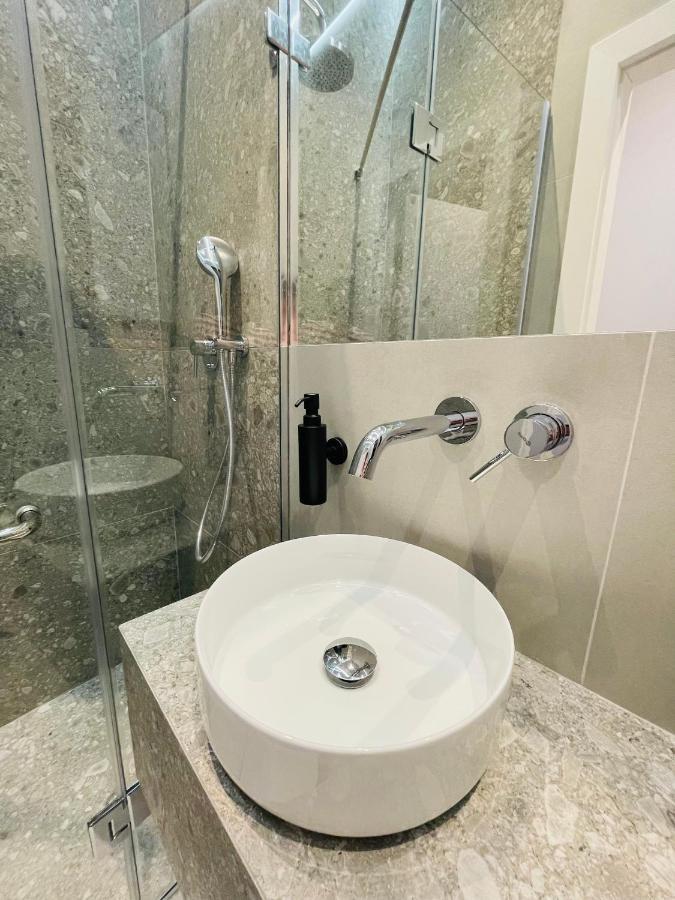 Сучасні Апартаменти В Центрі,Паркінг Lviv Exteriör bild