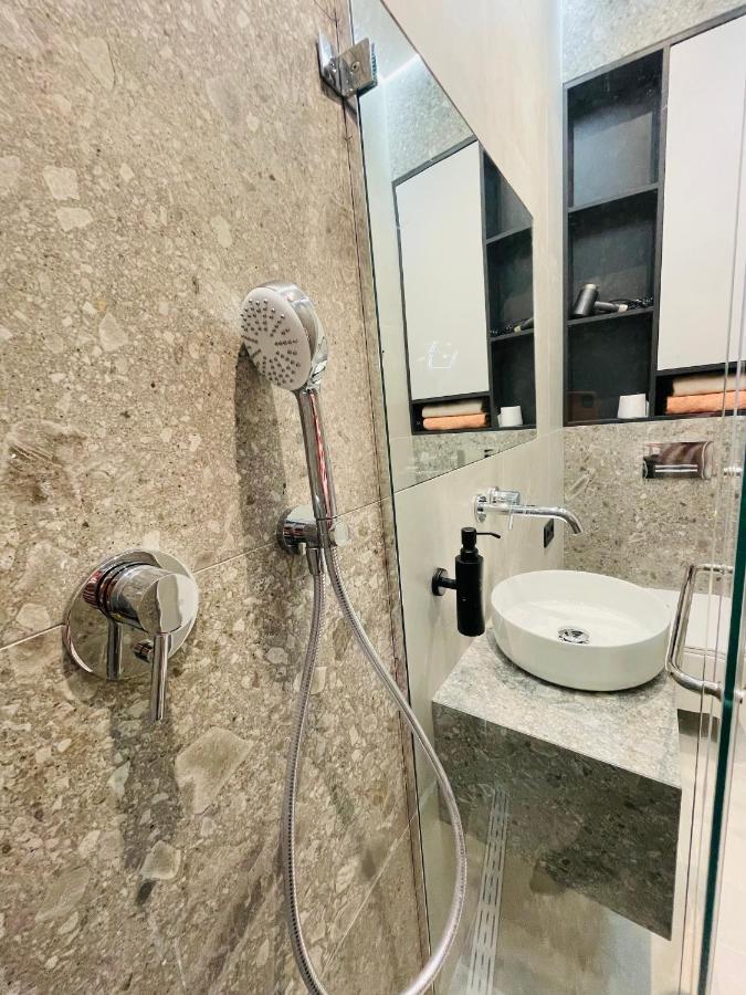 Сучасні Апартаменти В Центрі,Паркінг Lviv Exteriör bild