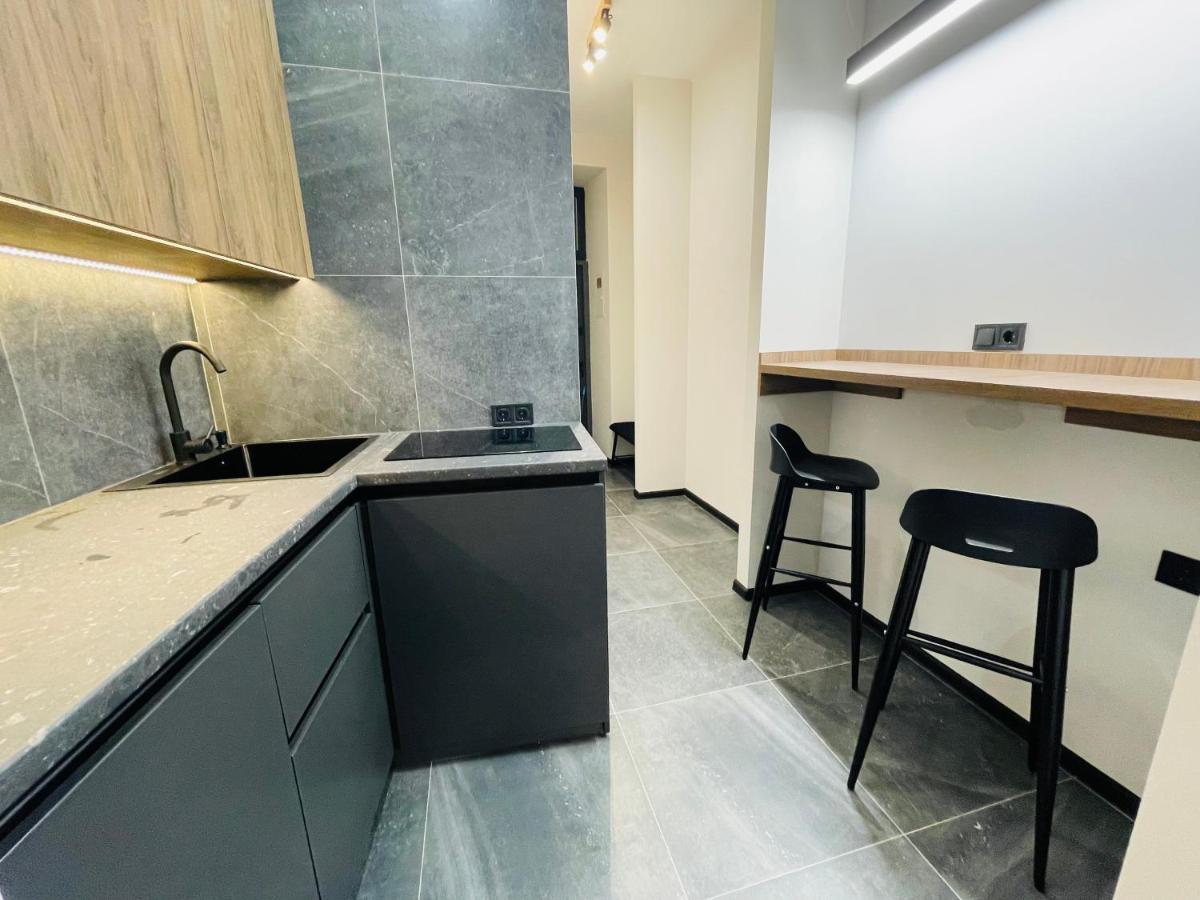 Сучасні Апартаменти В Центрі,Паркінг Lviv Exteriör bild